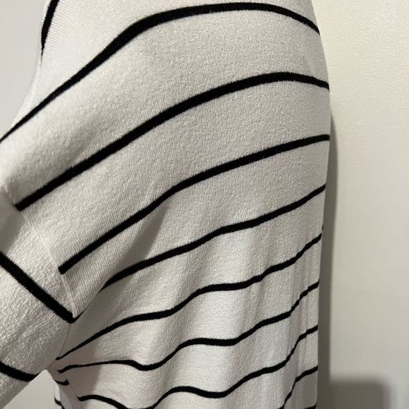 Sadie and Sage sweater, size M - Picture 5 of 7